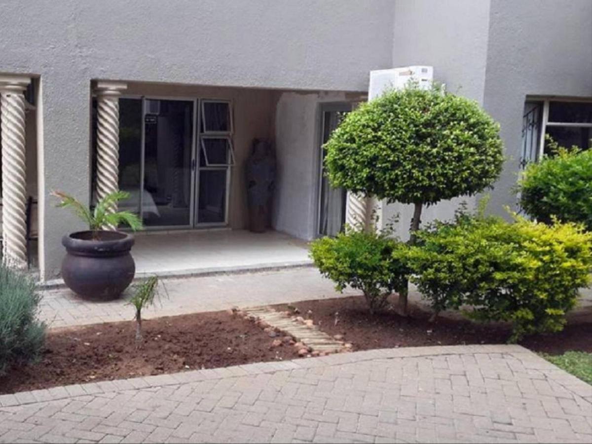 רסטנבורג Toro Guest House מראה חיצוני תמונה