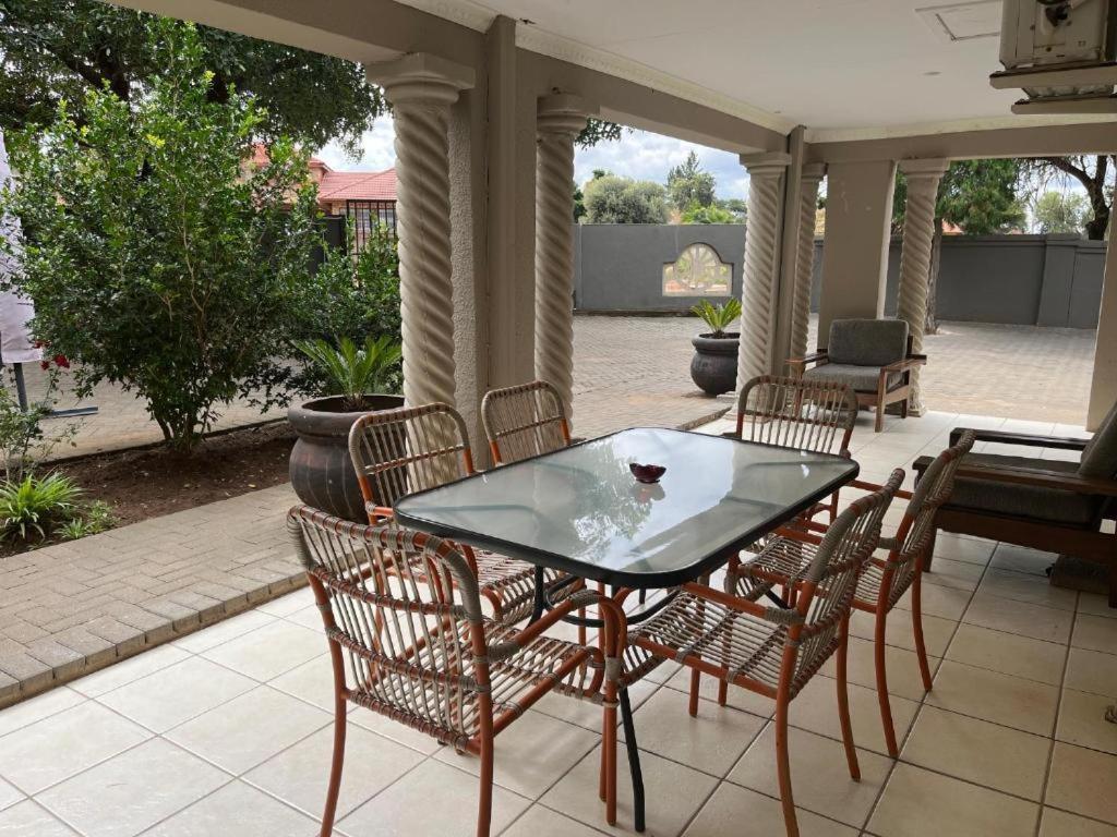 רסטנבורג Toro Guest House מראה חיצוני תמונה