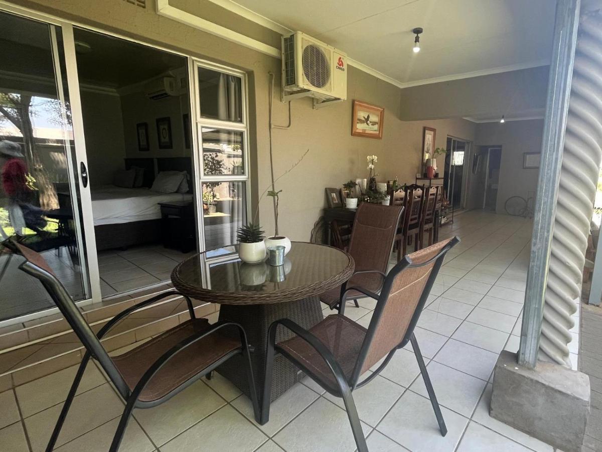 רסטנבורג Toro Guest House מראה חיצוני תמונה