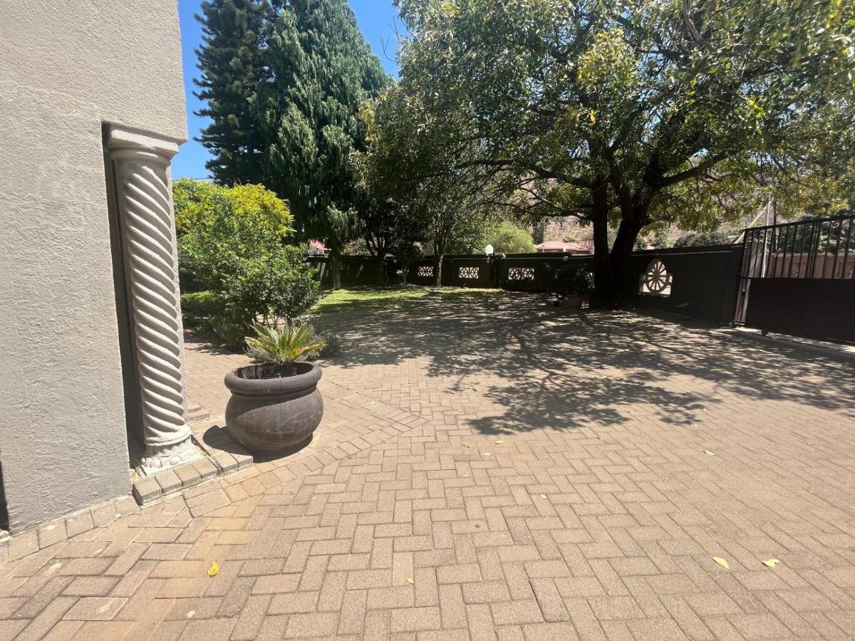 רסטנבורג Toro Guest House מראה חיצוני תמונה