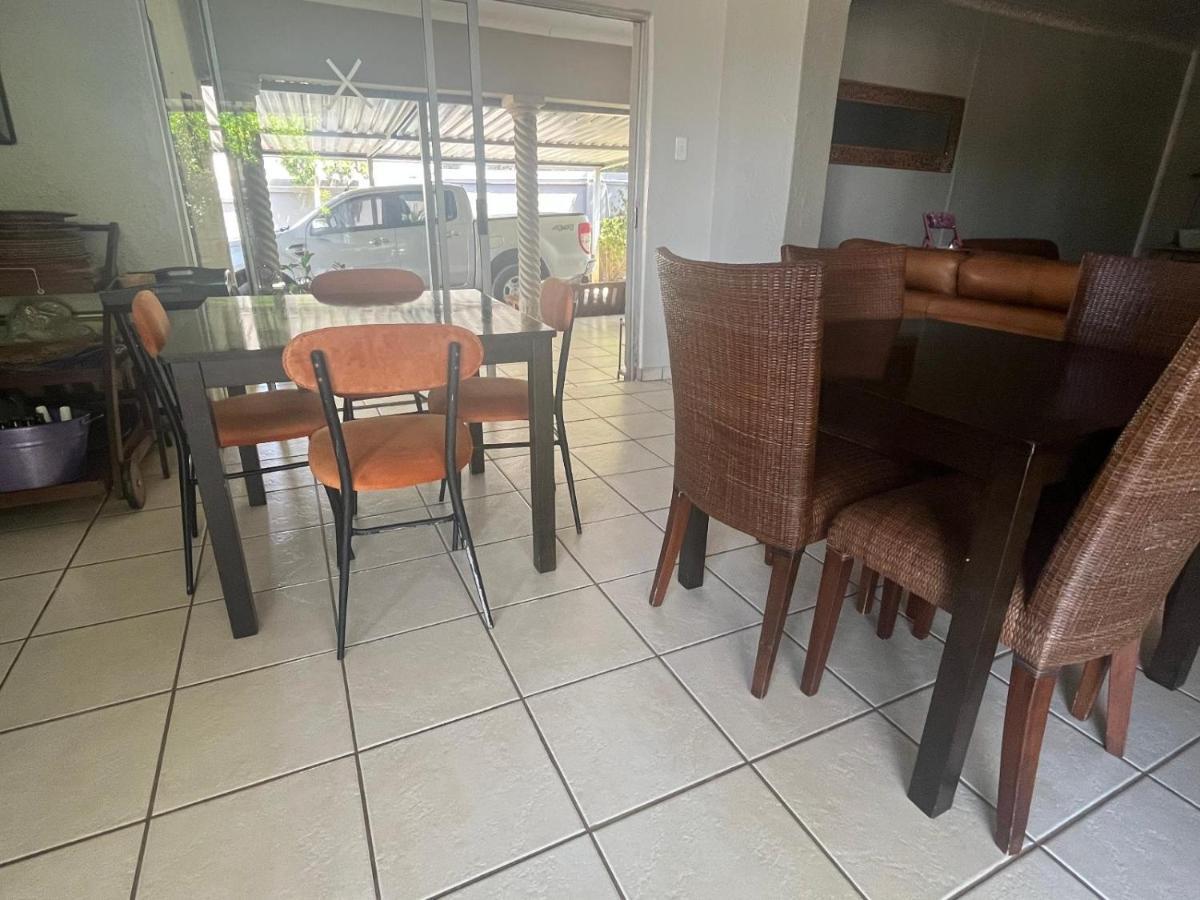 רסטנבורג Toro Guest House מראה חיצוני תמונה