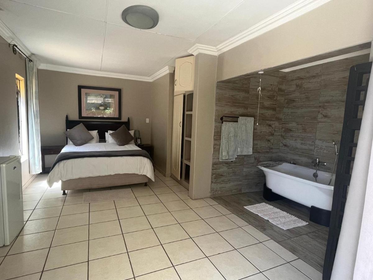 רסטנבורג Toro Guest House מראה חיצוני תמונה