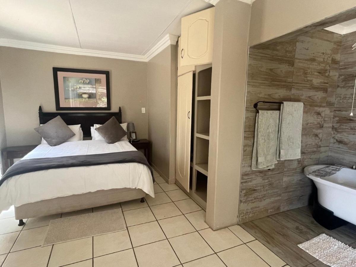 רסטנבורג Toro Guest House מראה חיצוני תמונה